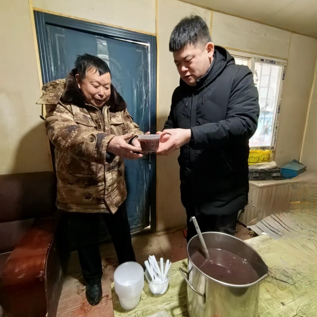 關愛“粥”到，情暖臘八